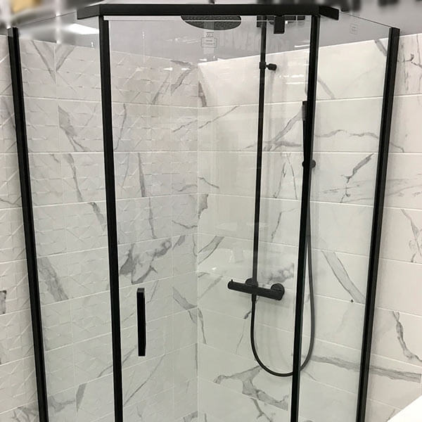 Душевой уголок AVS Трапеция 100x100 профиль черный матовый, стекло прозрачное