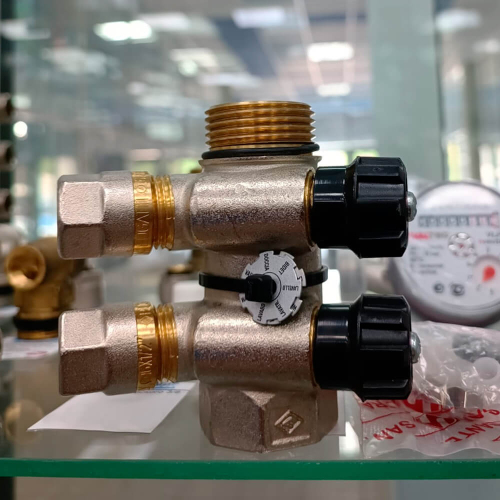 4200 Коллектор регулир н\р 2 выхода 1" *1/2" BG + 4100 Фитинг для м/п 16*1/2" к коллектору BG