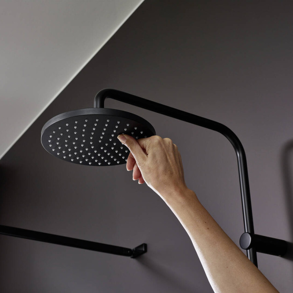 Душевая стойка Hansgrohe Vernis Blend 26276670 черный матовый